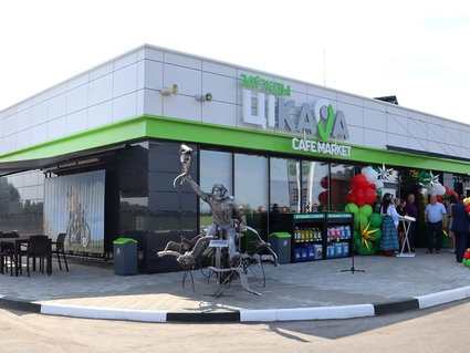 Хорошего дня посетителям АЗС № 21 в Глубоком желает барон Мюнхгаузен 