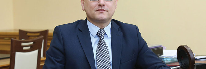 Заместитель Премьер-министра Республики Беларусь Виктор Каранкевич поздравляет работников и ветеранов нефтяной, газовой и топливной промышленности