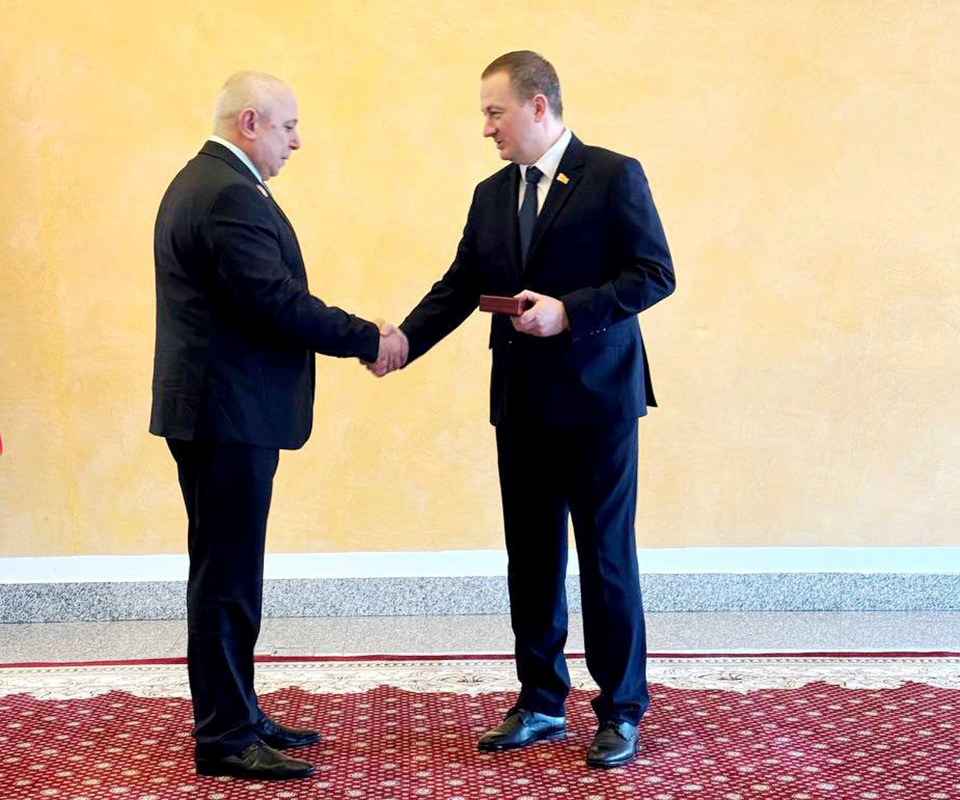 Александр Турчин вручил нефтехимикам медали «За трудовые заслуги»