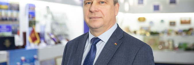 С Новым годом поздравляет председатель РК Белхимпрофсоюза Игорь Станкевич