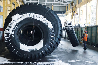 Белорусские ученые совершенствуют сверхкрупногабаритные шины для БелАЗа