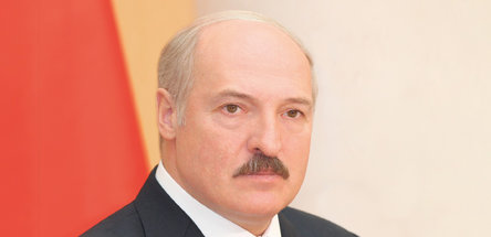 Александр Лукашенко поздравляет с Днем Независимости Республики Беларусь