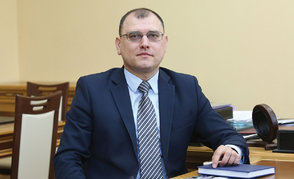 Заместитель Премьер-министра Республики Беларусь поздравляет работников и ветеранов нефтяной, газовой и топливной промышленности