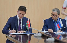 Подписаны контракты на поставку в Россию продукции белорусской нефтехимии на 10 млрд российских рублей