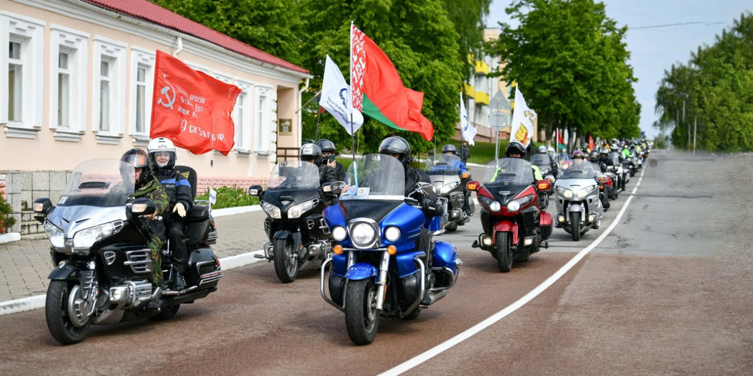 Маршрут автомотопробега нефтепроводчиков Беларуси и России пролегал по дорогам памяти 