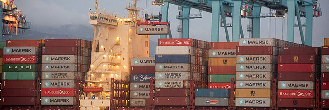 Контейнеровоз, работающий на метаноле: первый пошел