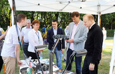 ПРИКОСНУТЬСЯ К НАУКЕ, ИЛИ КАК ИЗМЕНИТЬ ЦВЕТ БРИЛЛИАНТА