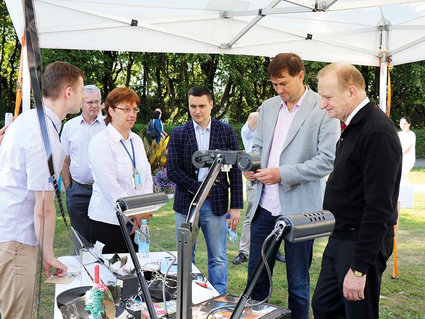 ПРИКОСНУТЬСЯ К НАУКЕ, ИЛИ КАК ИЗМЕНИТЬ ЦВЕТ БРИЛЛИАНТА