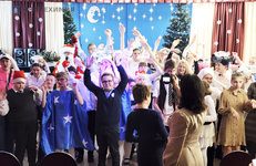 Концерн «Белнефтехим», нефтехимические организации и Белхимпрофсоюз поздравили с Новым годом юных подшефных