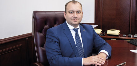 С Новым годом работников и ветеранов нефтехимической отрасли поздравляет председатель концерна «Белнефтехим» Андрей Рыбаков  