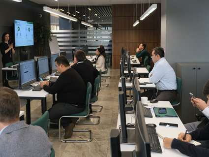 Из Беларуси к потребителям продукции нефтехимии — через Среднюю Азию 