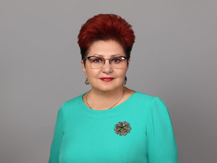 Председатель РК Белхимпрофсоюза Светлана Клочок поздравляет с 8 Марта