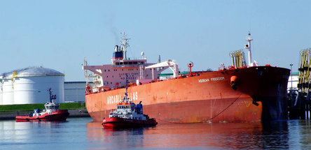 Третий танкер с 90 тыс. т нефти для Мозырского НПЗ прибудет в «Южный» 23 марта