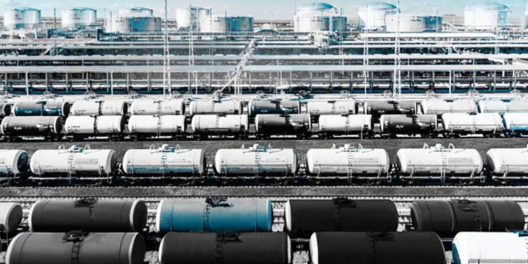 Укртранснафта планирует до конца года прокачать 2-3 партии азербайджанской нефти для Беларуси