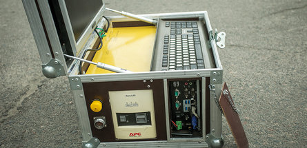 В режиме реального времени