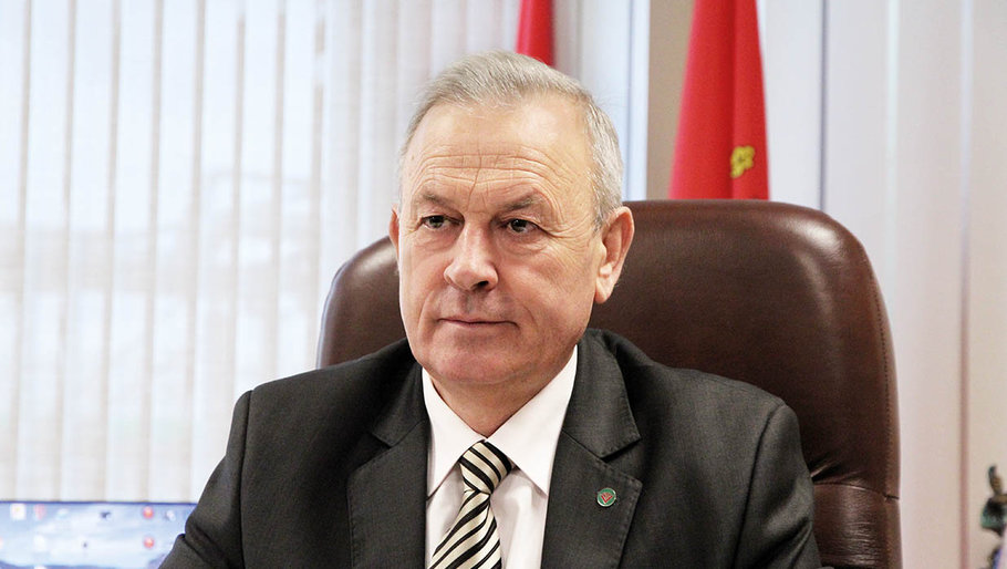 ЛЕГКО ЛИ БЫТЬ НАРОДНЫМ?