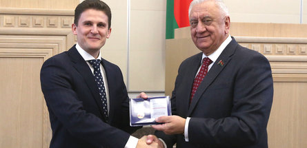 НА ПЕРЕДОВОЙ ПОЗИЦИИ РЫНКА