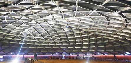 НЕФТЬ ПОД КУПОЛОМ