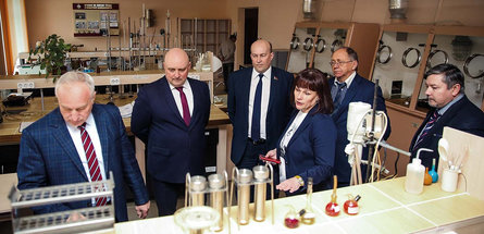 КЛАСТЕРНЫЙ ГЕНЕЗИС НЕФТЕХИМИИ