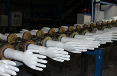 Сто миллионов пар медицинских перчаток в год: бренд «СветлогорскХимволокно» бьет новые рекорды
