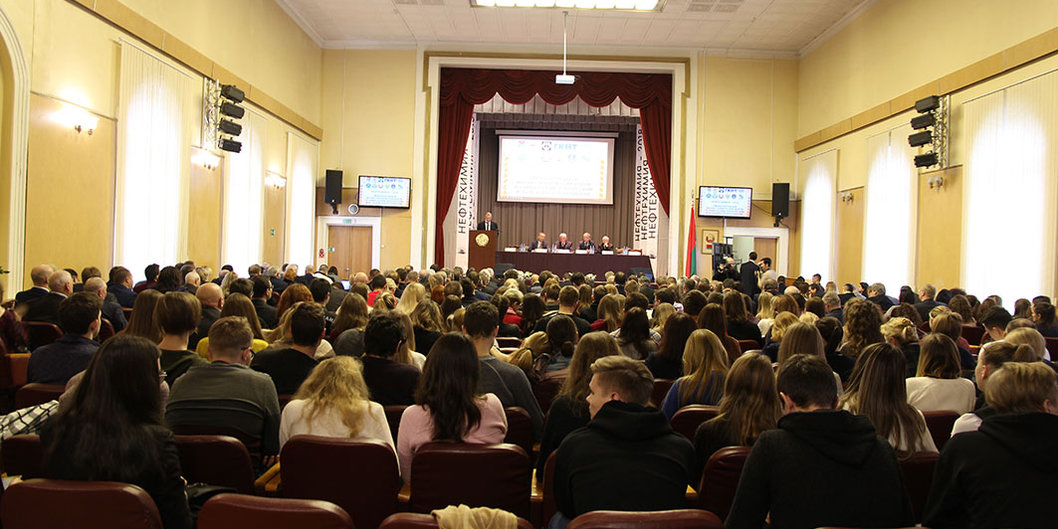 В БГТУ открылся I международный научно-технический форум «Нефтехимия-2018»