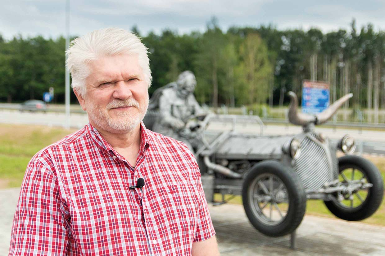 Владимир Каноник, белорусский художник (автор работы «Эх, прокачу!», находящейся на АЗС № 61)