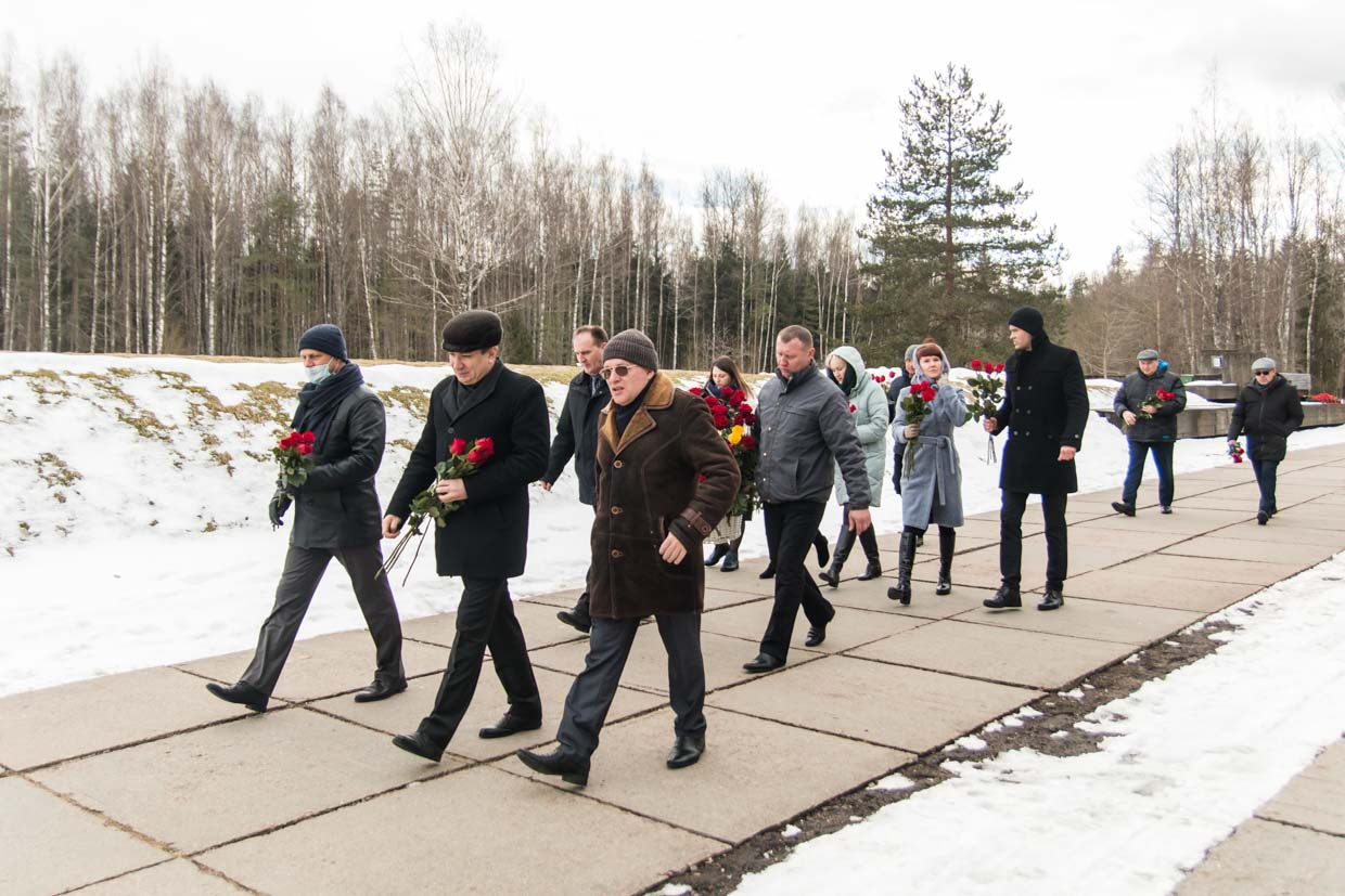 ДЕНЬ, КОГДА СОЖГЛИ ХАТЫНЬ