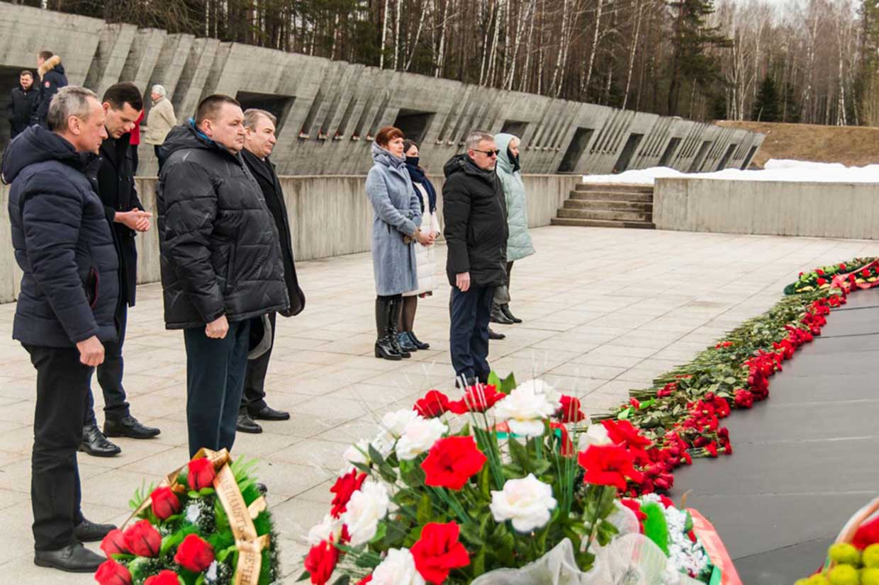 ДЕНЬ, КОГДА СОЖГЛИ ХАТЫНЬ