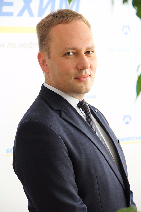 Заместитель председателя концерна "Белнефтехим" Владимир Сизов на открытии первого белорусского нефтепровода