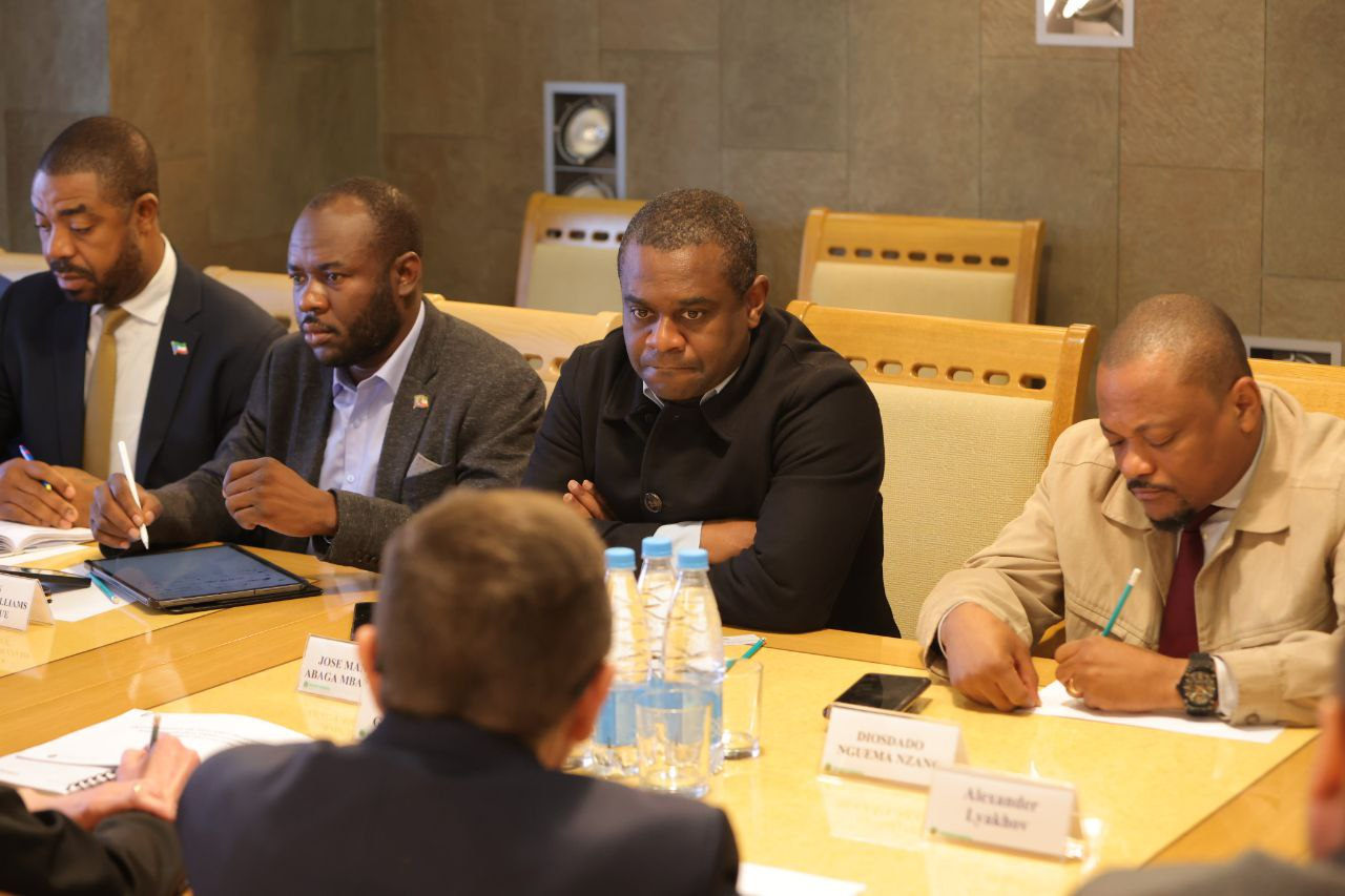 Делегация Министерства шахт и углеводородов Экваториальной Гвинеи посещает «Белоруснефть» в Гомеле