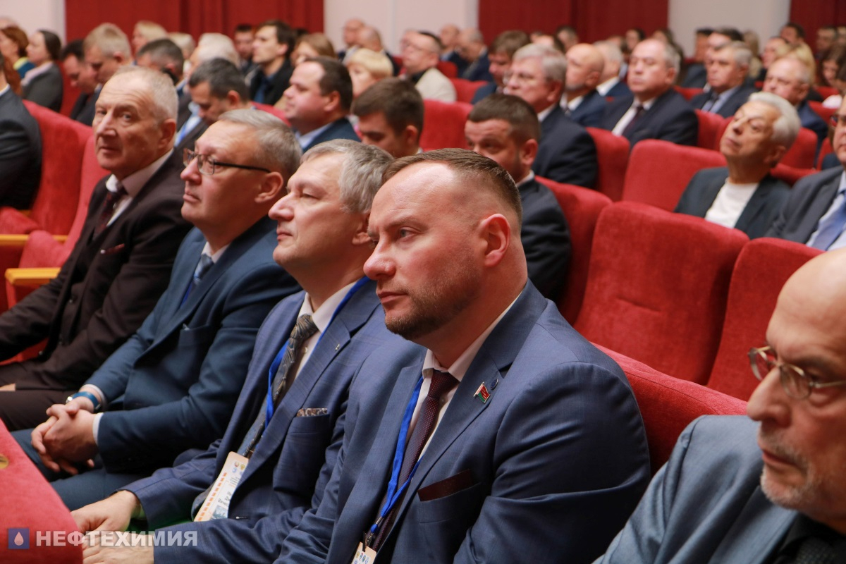 Нефтехимики поздравили БГТУ с 95-летием