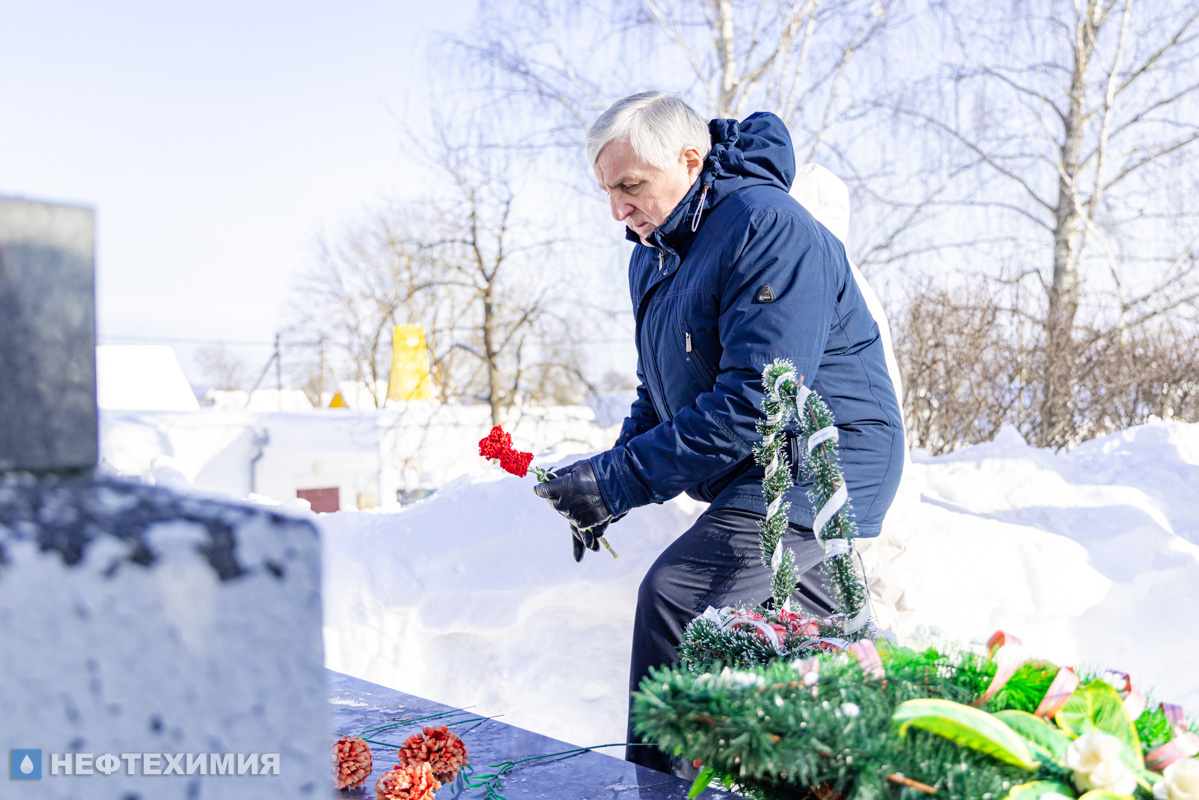 Нефтехимики почтили память жертв Освейской трагедии