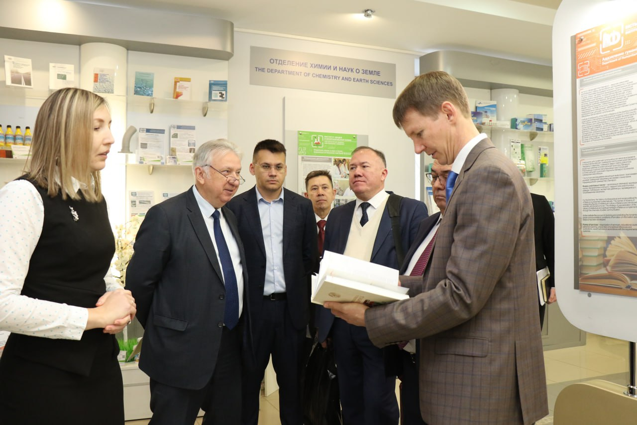 Академии наук Беларуси и Башкортостана активизируют сотрудничество в области нефтехимии