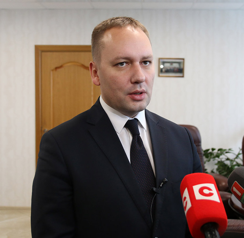 Заместитель председателя концерна "Белнефтехим" Владимир Сизов на открытии первого белорусского нефтепровода