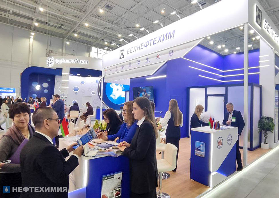 Белорусская нефтехимия представлена на выставке «Химия — 2025» в Москве